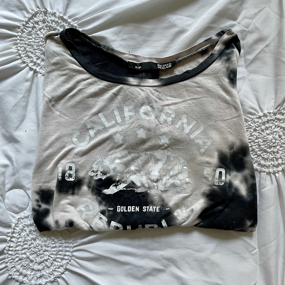 Graphic T (Size S)